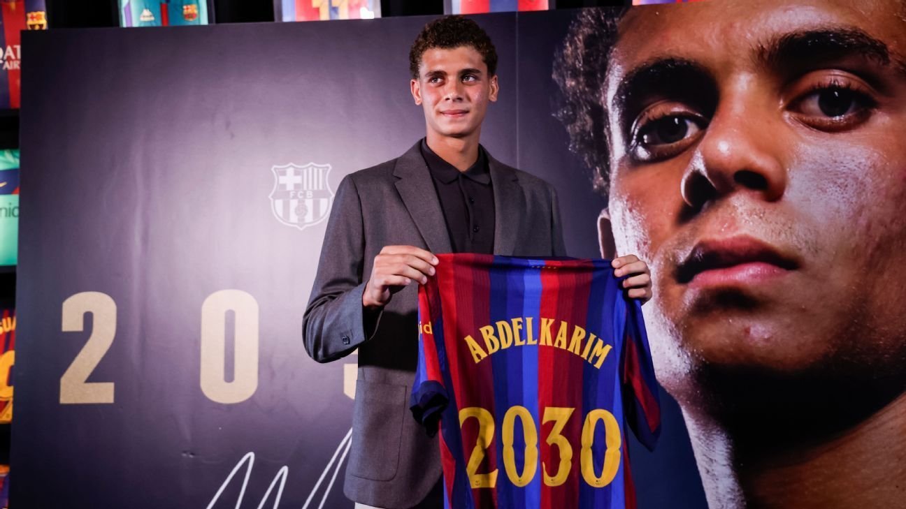 Barcelona, Mısır'lı forvet Abdelkarim ile sözleşme yeniledi