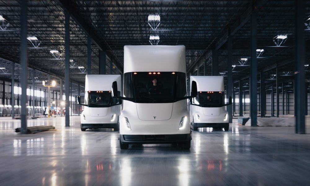 Tesla, ABD Tarihinin En Büyük Elektrikli Kamyon Siparişini Aldı