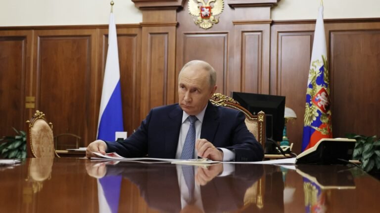 Putin, Ekonomik Zorluklar İçinde Seçim Stresine Hazırlanıyor