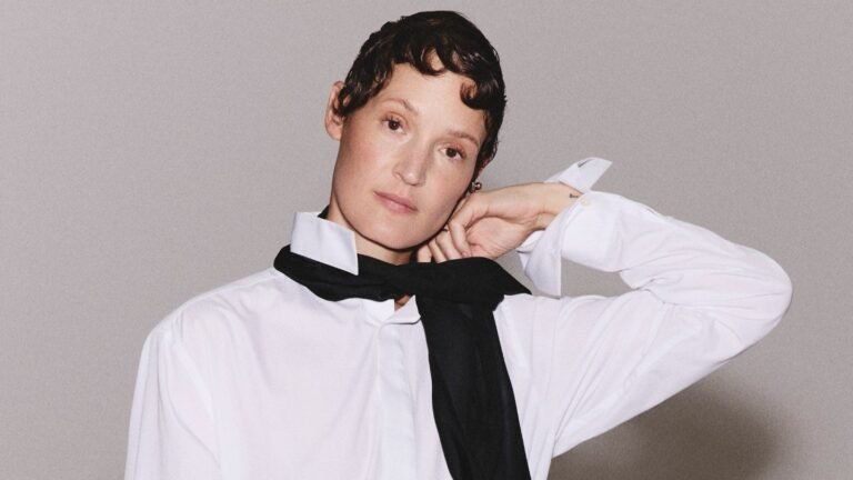 Vicky Krieps: Hollywood'dan Uzaklaşmanın Ardındaki Gerçekler